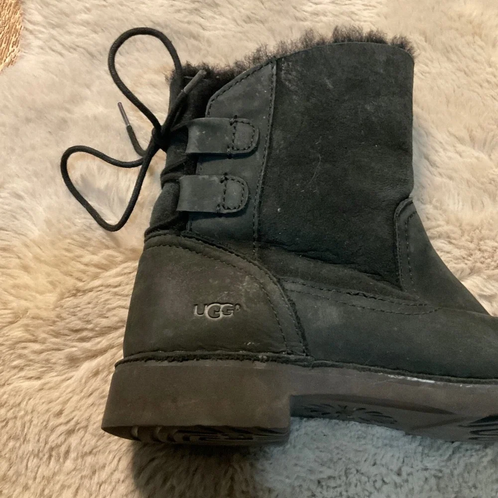 UGG‎ Booties Size 7 Black Naiyah Suede Tie Back Sterling Womens